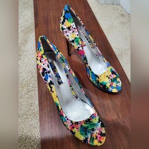 NWOT Women's BANDOLINO Multicolor Cloth 3 Inches Heels US 7 1/2 Flower Pattern